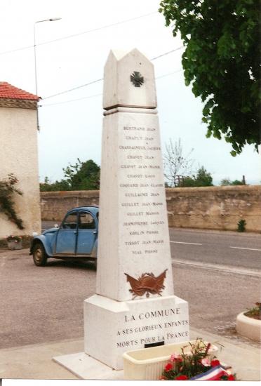 MONUMENT AUX MORTS.