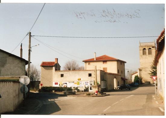 MAISON PREHER ET MUR D'AFFICHAGE.EN 1993.